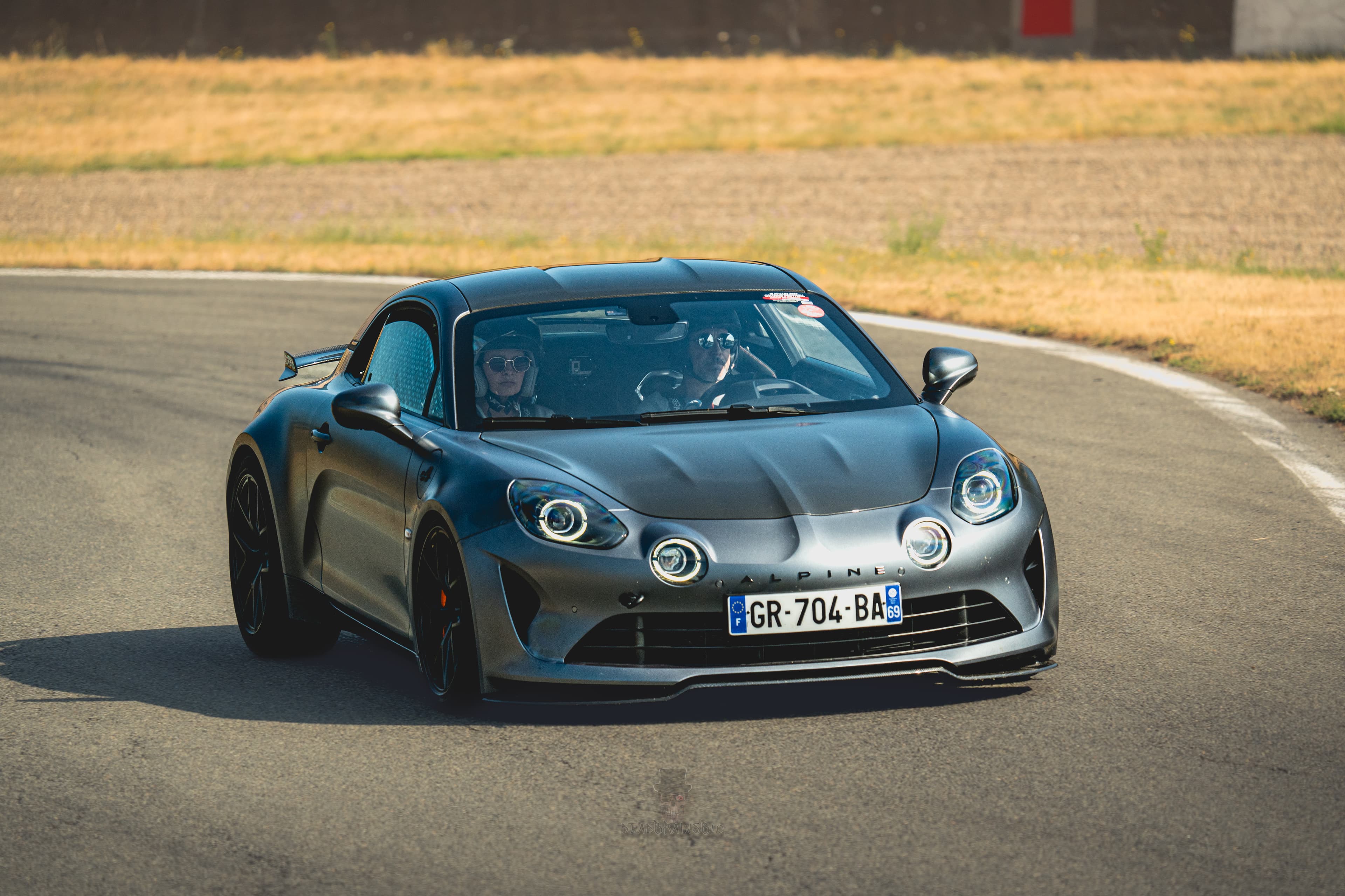 Alpine A110 en piste sur le circuit de Charade
