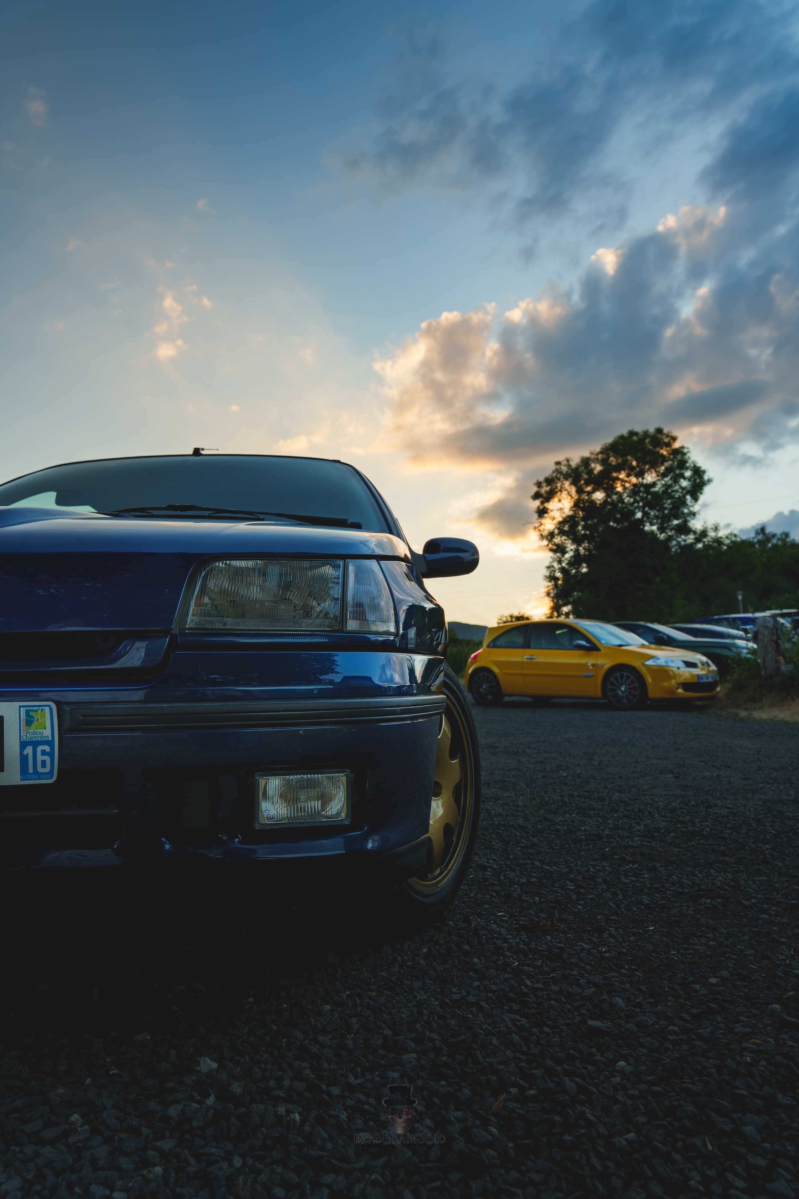 Renault 5 GT Turbo au coucher du soleil